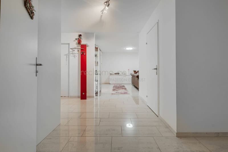 Appartamento in proprietà di 4,5 locali con balcone coperto a Cham (5)