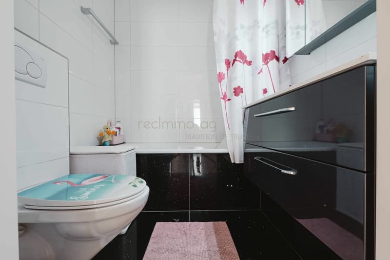 Appartamento in proprietà di 4,5 locali con balcone coperto a Cham (12)