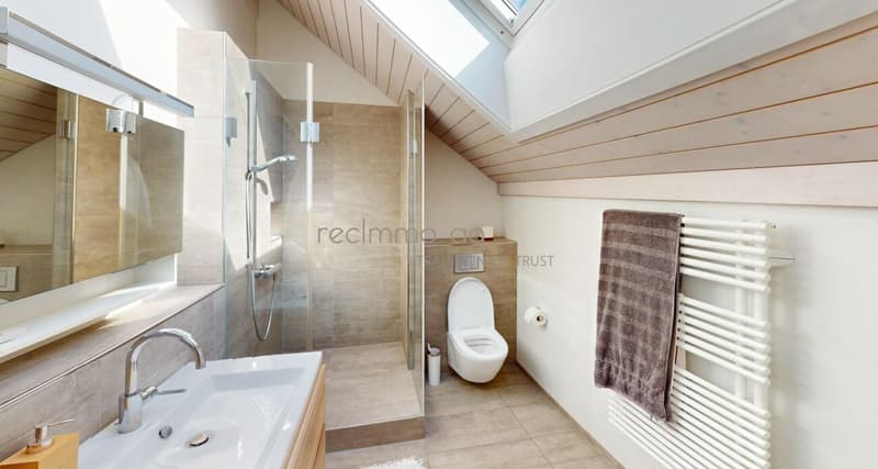 Modernes, lichtdurchflutetes 6.5-Zimmer-Reiheneinfamilienhaus mit Garten in Obfelden (12)
