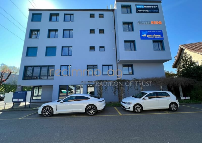 Attraktive Büroräumlichkeit an zentraler Lage in Adliswil (1)