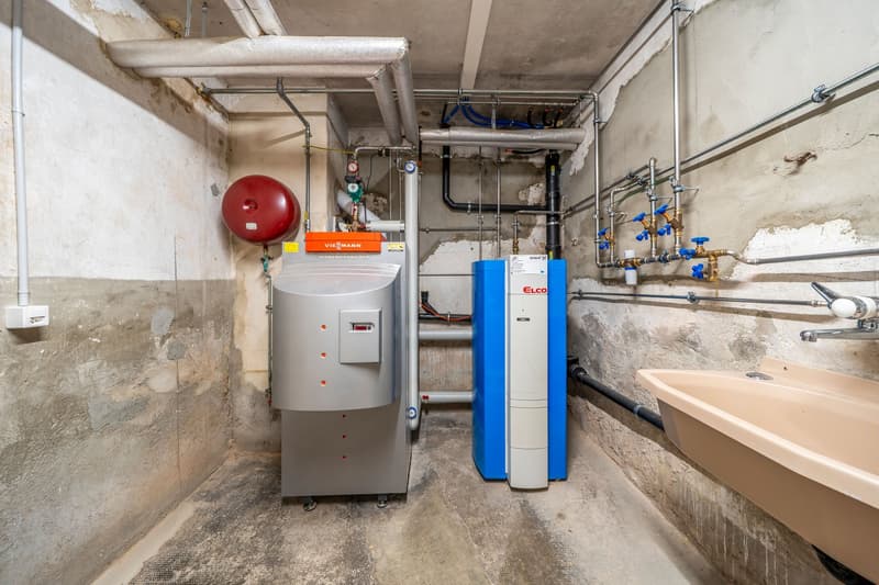 Heating unit, water tank, pipes, sink