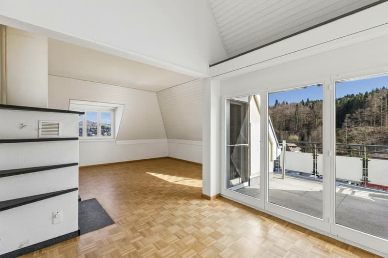 Spacious 5.5-room maisonette apartment with charm, hobby room & potential (11)