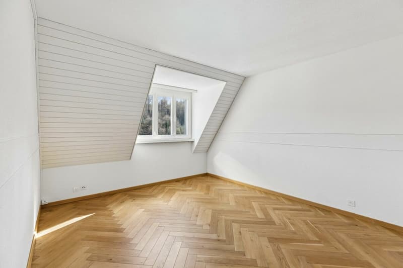 Spacious 5.5-room maisonette apartment with charm, hobby room & potential (12)