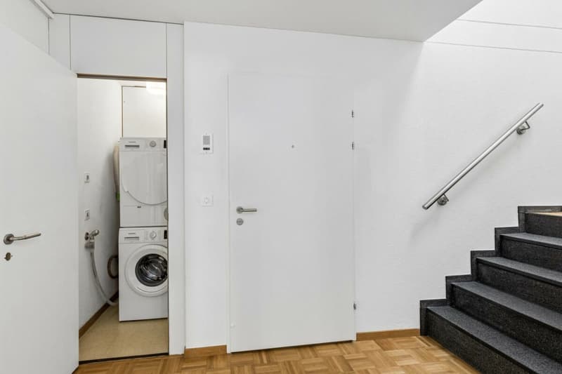 Spacious 5.5-room maisonette apartment with charm, hobby room & potential (19)
