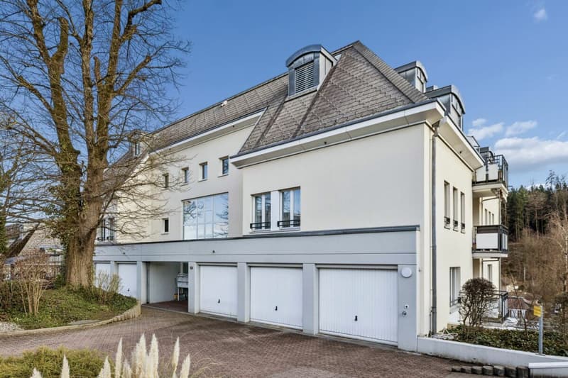 Spacious 5.5-room maisonette apartment with charm, hobby room & potential (4)