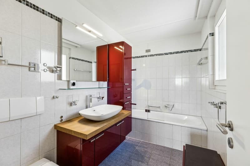 Spacious 5.5-room maisonette apartment with charm, hobby room & potential (18)
