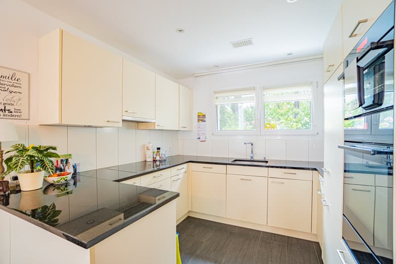 Moderne 5.5-Zimmer-Doppelhaushälfte - ideal für Familien (11)
