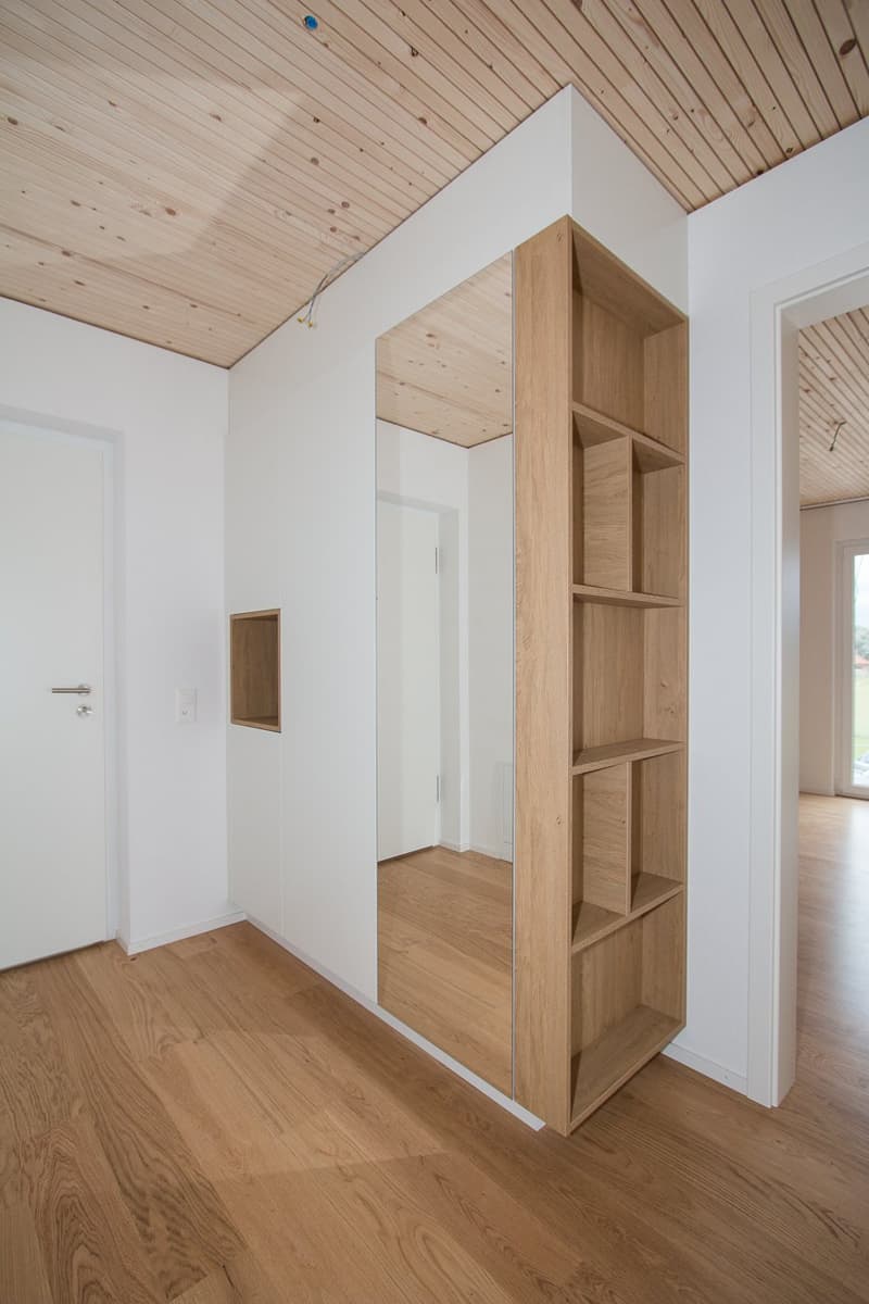 Modern bright 2.5-room apartment with balcony near the lake (2)