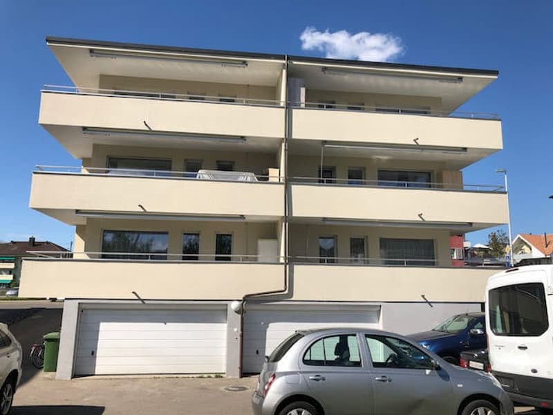 Im Zentrum, Renovierte 3-Zimmer-Wohnung mit 2 Balkone (2)