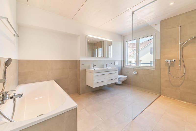 Exklusive 4.5 Zimmer-Galeriewohnung mit grosser Loggia und hochwertigen Ausbau (5)