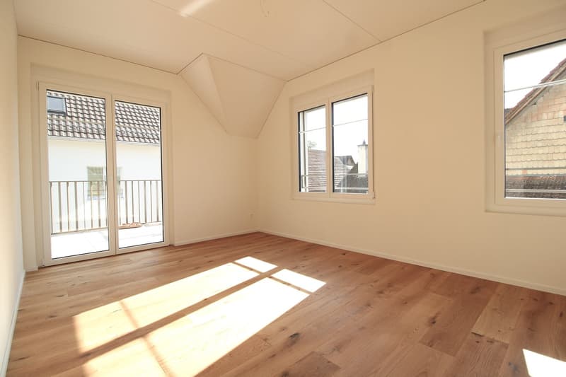 Exklusive 4.5 Zimmer-Dachwohnung mit offener Galerie und grossem Balkon (9)