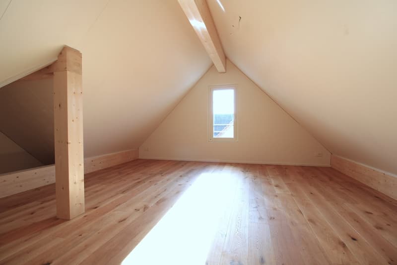 Exklusive 4.5 Zimmer-Dachwohnung mit offener Galerie und grossem Balkon (11)