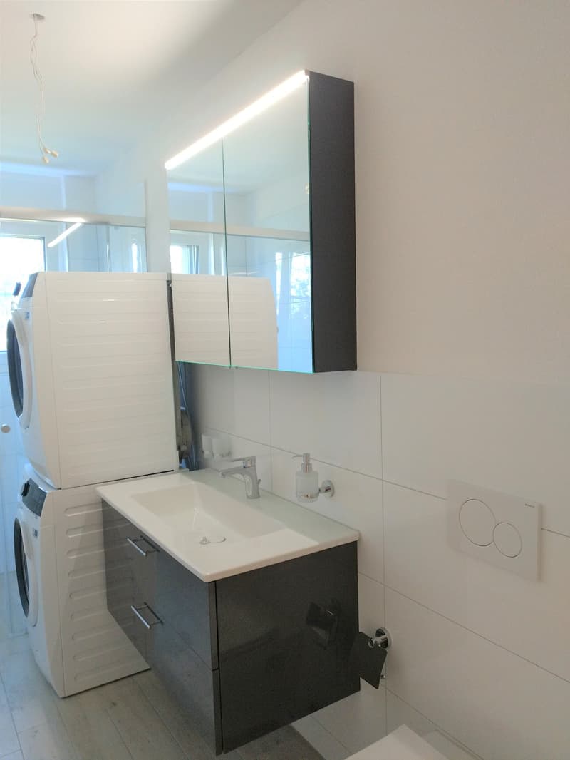 Moderne 3.5 Zimmer-Wohnung mit grossem Sitzplatz und Blick ins Grüne (6)