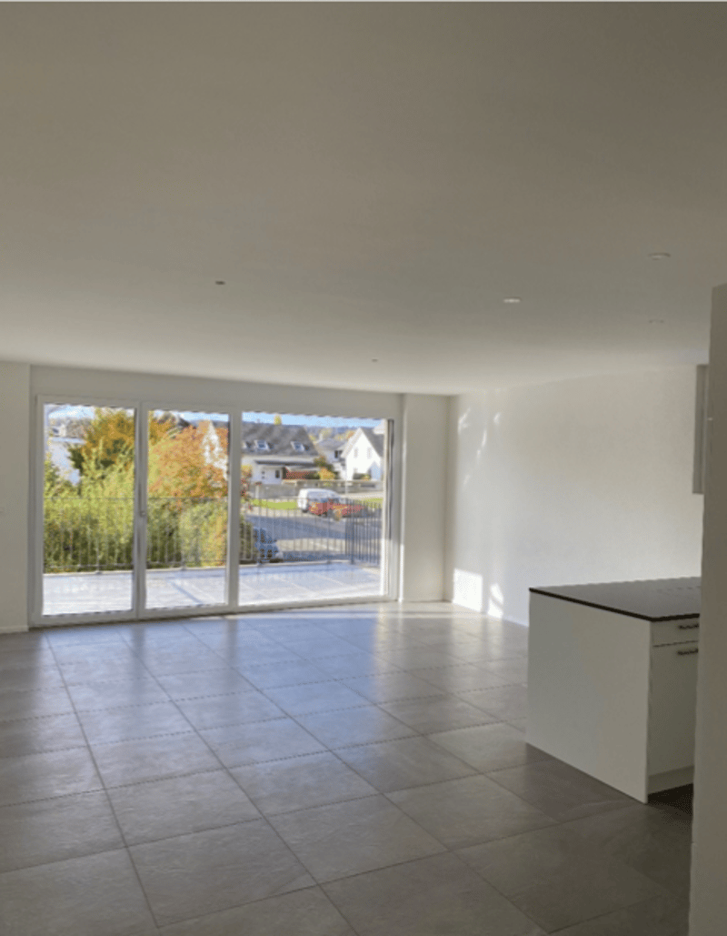 Modern wohnen mit grossem Sitzplatz - 3.5 Zimmer-Wohnung in Güttingen (3)