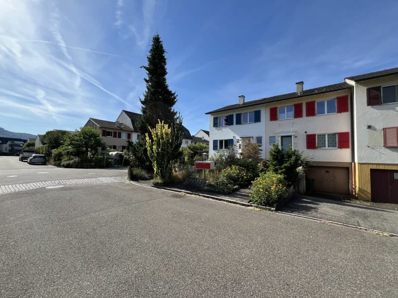 Eck-Reihenhaus im familienfreundlichen Wohnquartier (2)