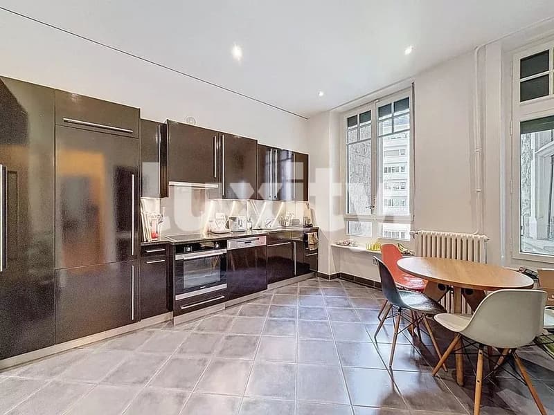 Appartamento Haussmanniano di Eccezione - Eleganza & Volumi Rari (3)