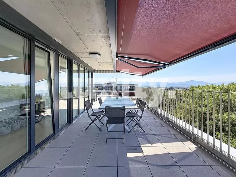 Magnificent apartment with high standards and 150 m² terrace and panoramic view of the lake and the Jura (4)