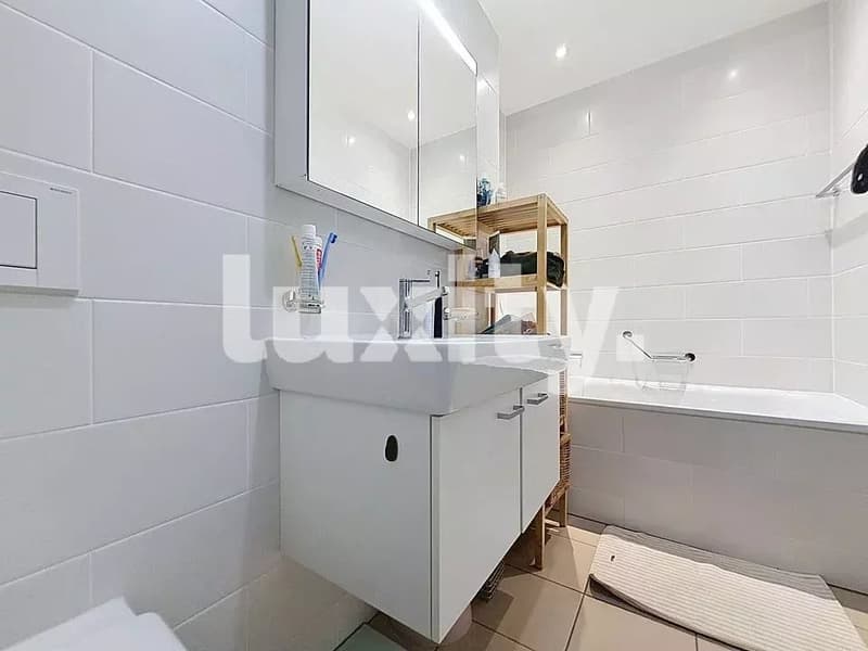 Schönes zeitgenössisches 4.5-Zimmer-Apartment zur Miete ? Innenstadt von Nyon (7)