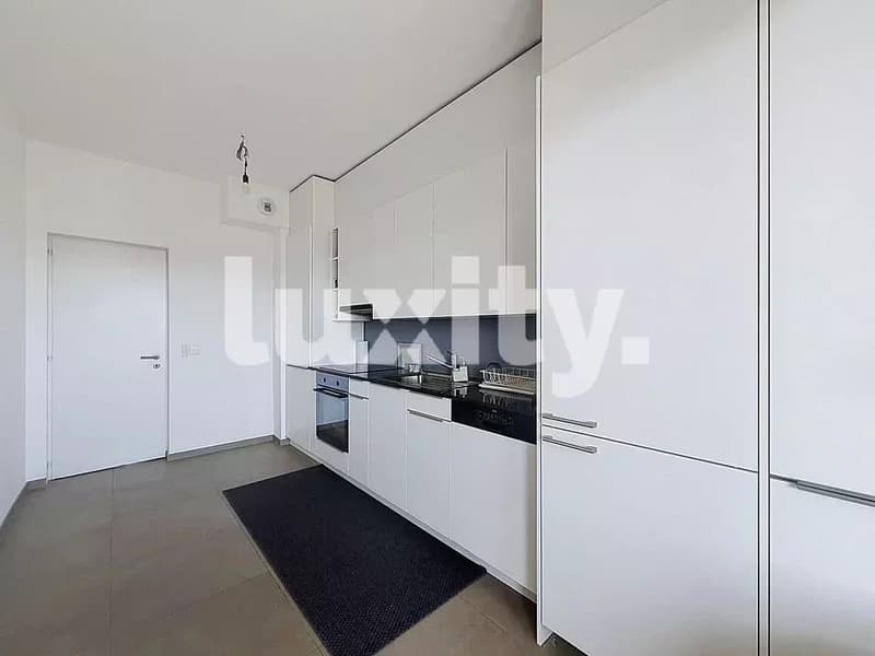 Renovated apartment close to the airport and International Organizations (2)