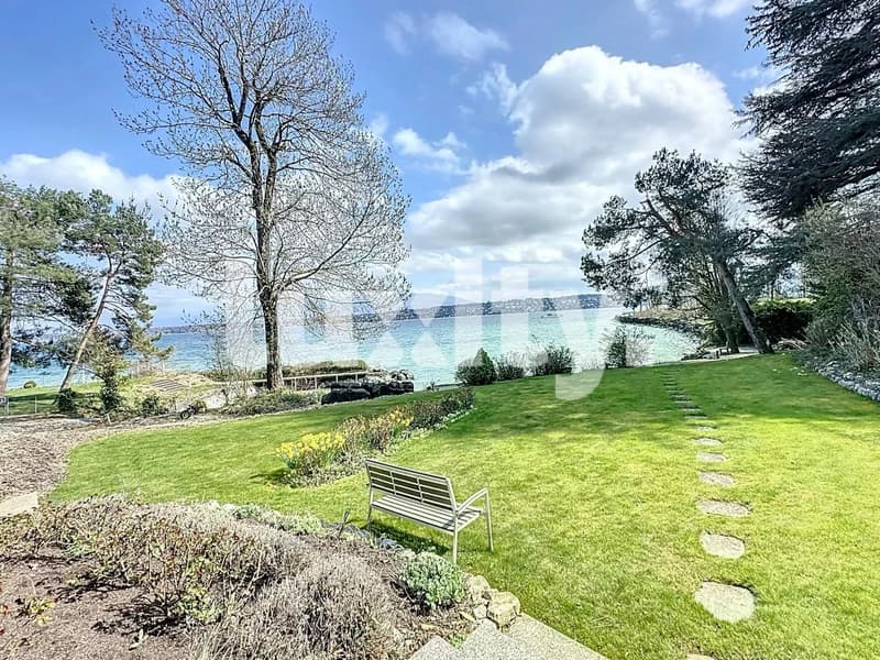 Proprietà eccezionale sul lago con pontile privato (1)