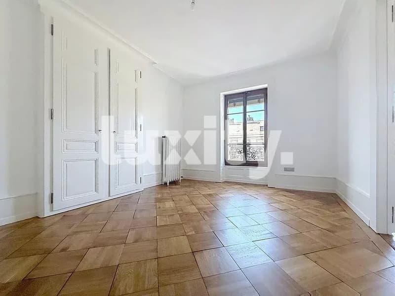 Superbe appartement de type Haussmannien (5)