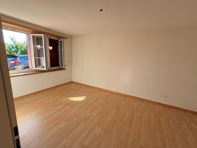 Bright 4.5-room apartment in Aeschi near Spiez – Quiet location with beautiful views (3)