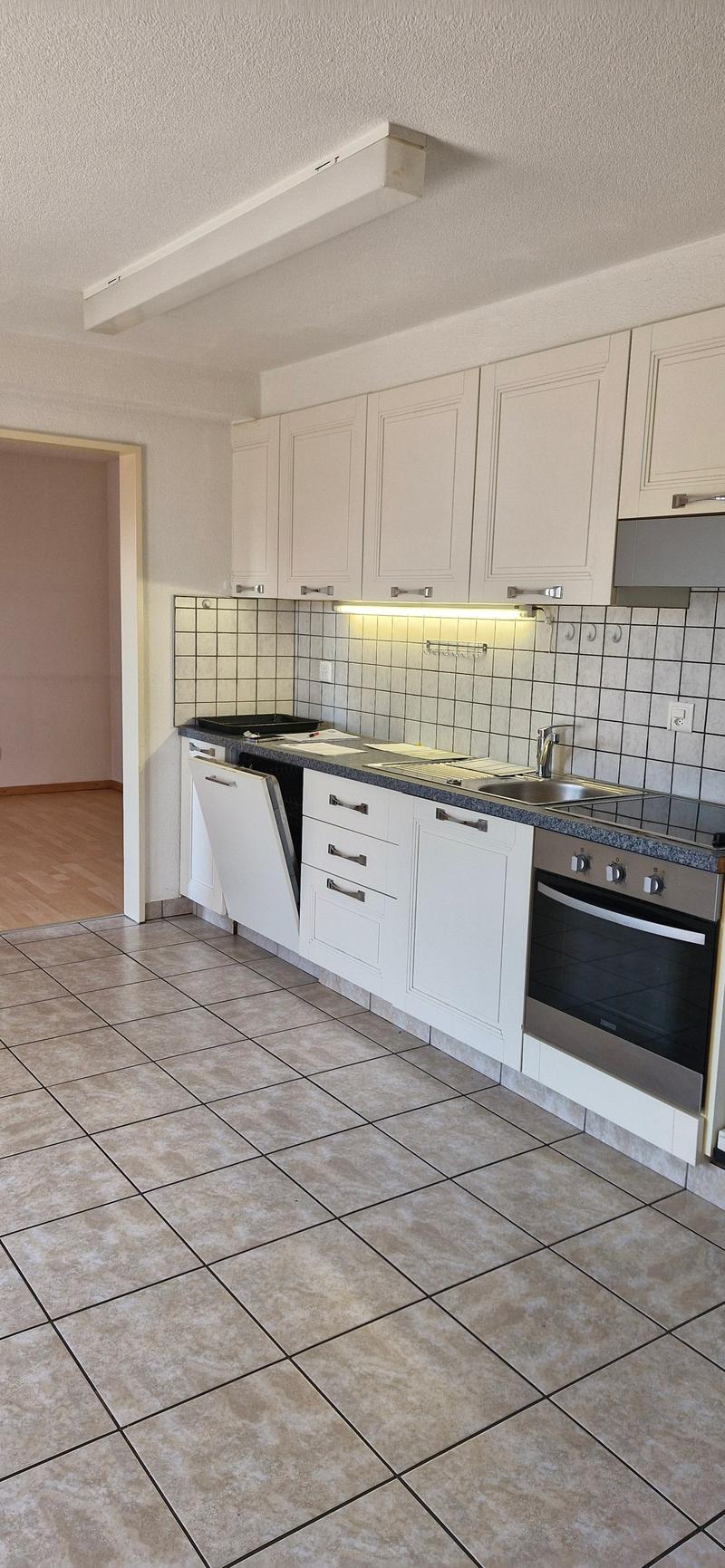 Bright 4.5-room apartment in Aeschi near Spiez – Quiet location with beautiful views (6)