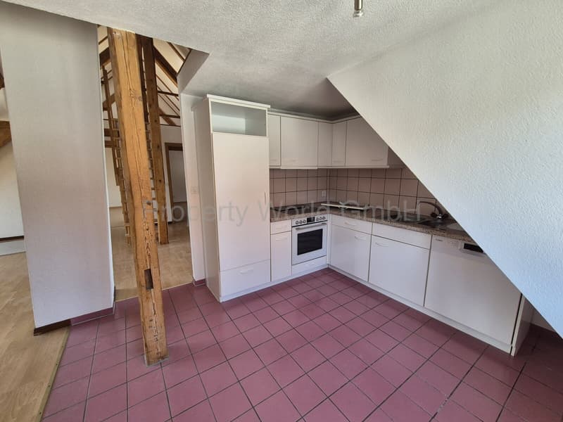 Wohnen unterm offenen Dachstuhl 4.5 Zimmer mit Holzbalken, Balkon u (2)