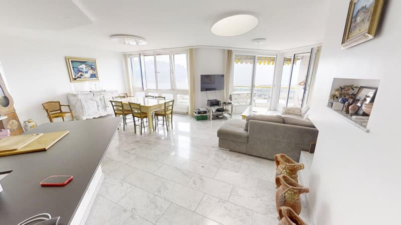 Magnificent 3-room attic apartment with panoramic views in Chernex (2)