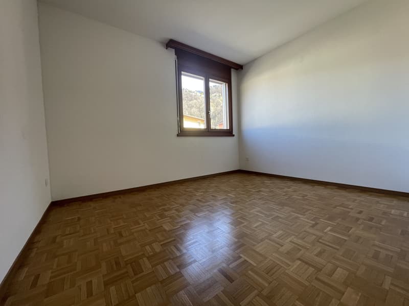 Appartement spacieux 2.5 pièces avec jardin rénové (8)