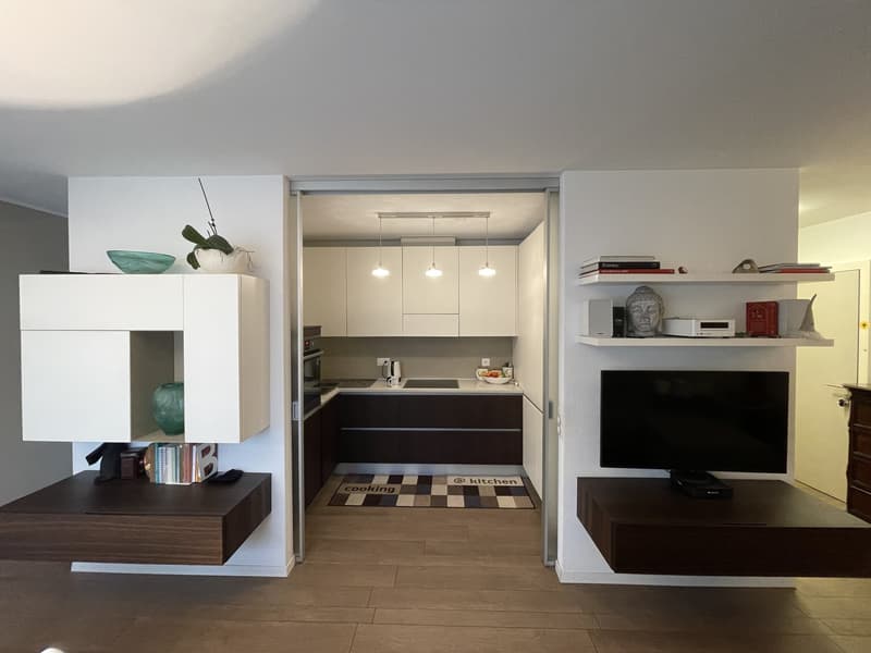 Appartement élégant et spacieux 2.5 pièces avec grand débarras (6)