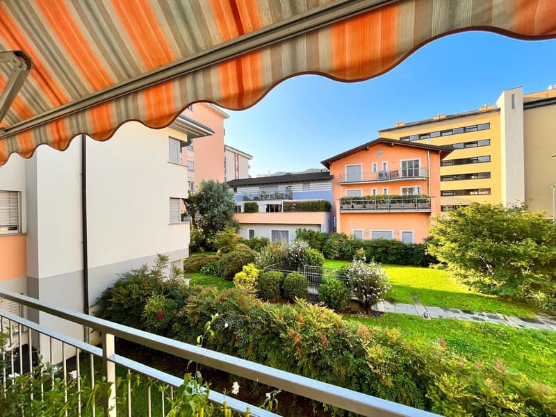 Appartement élégant et spacieux 2.5 pièces avec grand débarras (12)