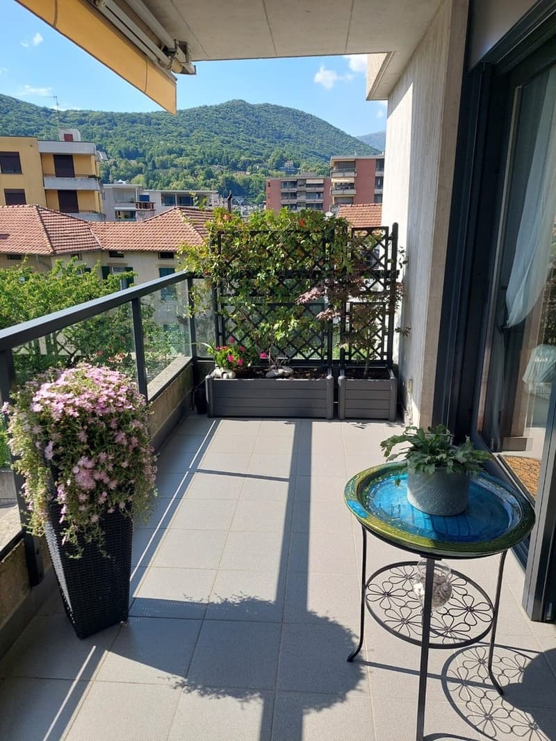 Appartement élégant 4.5 au dernier étage avec deux places de parking (11)