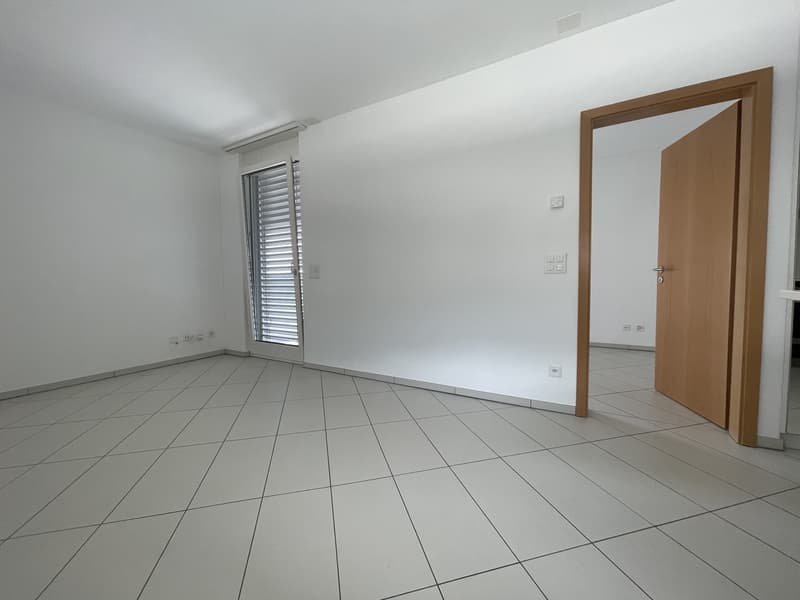 APPARTMENT 2.5 INCONTOURNABLE EN ZONE CENTRALE (4)