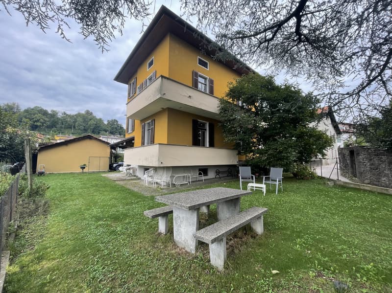 BELLA ED AMPIA CASA 5.5 CON GIARDINO E BOX DOPPIO (1)