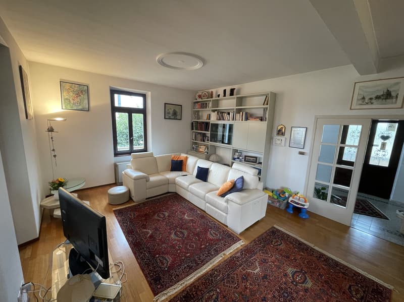 BELLA ED AMPIA CASA 5.5 CON GIARDINO E BOX DOPPIO (3)