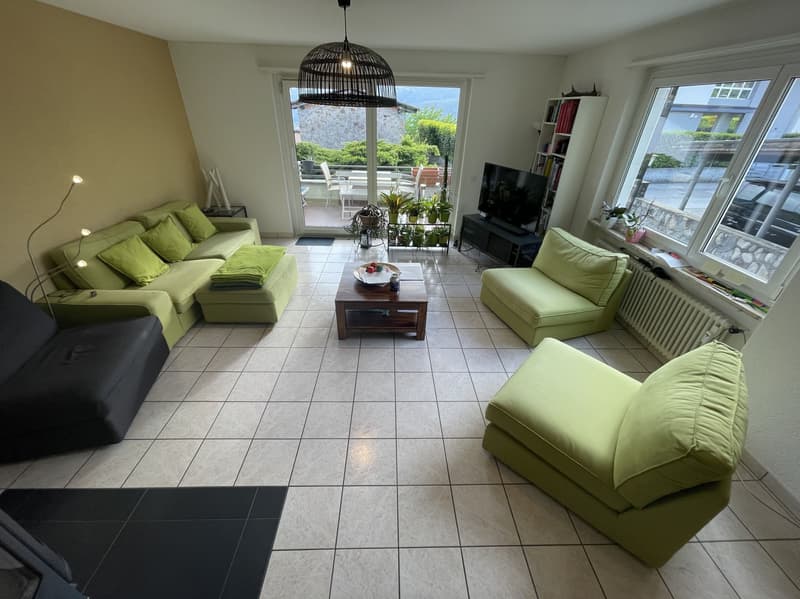 Appartement 4.5 intéressant avec piscine à Comano (2)