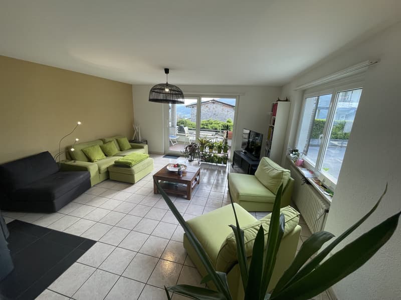 Appartement 4.5 intéressant avec piscine à Comano (3)