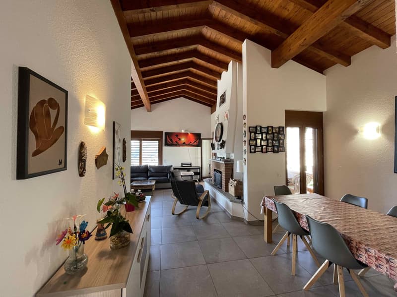 Belle et spacieuse maison individuelle 5.5, immergée dans le vert (10)