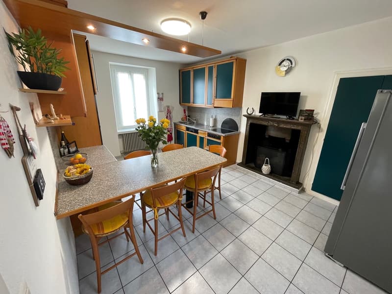 Maison intéressante 6.5 pièces avec jardin (4)