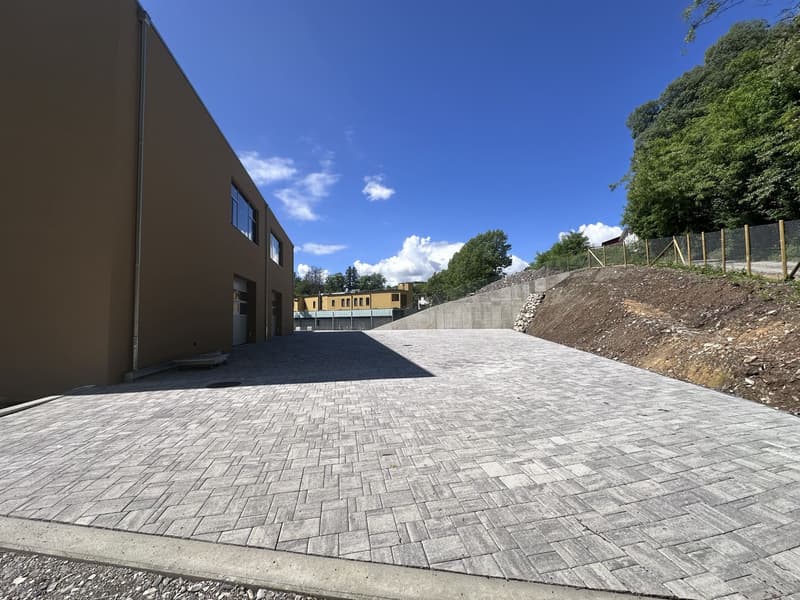 NEUESTES GEWERBEIMMOBEL VON 2670 MQ IN VACALLO (4)