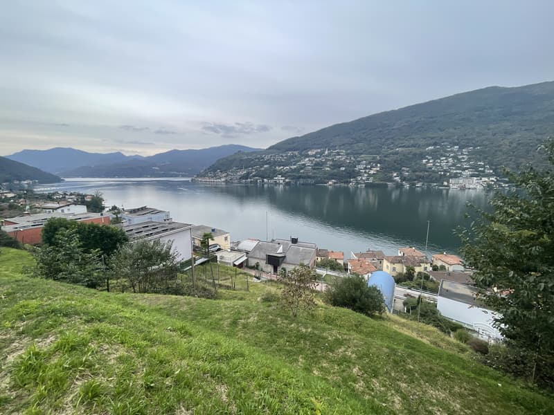 Splendide terrain constructible avec vue lac merveilleuse (5)