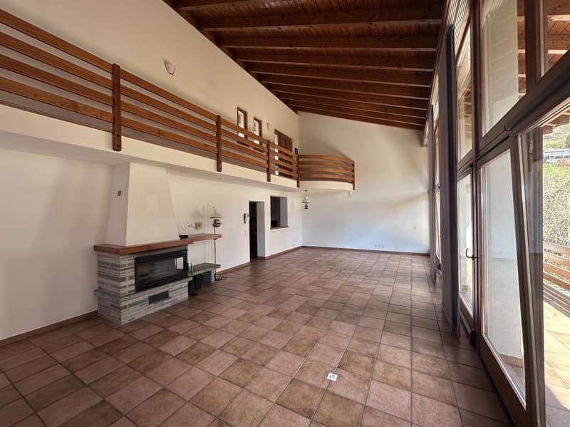 SPETTACOLARE AND SPACIOUS SEMI-DETACHED HOUSE IN CADRO (4)