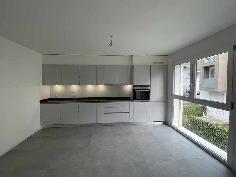 Appartement 2.5 pièces moderne et spacieux avec deux places de parking intérieures (6)