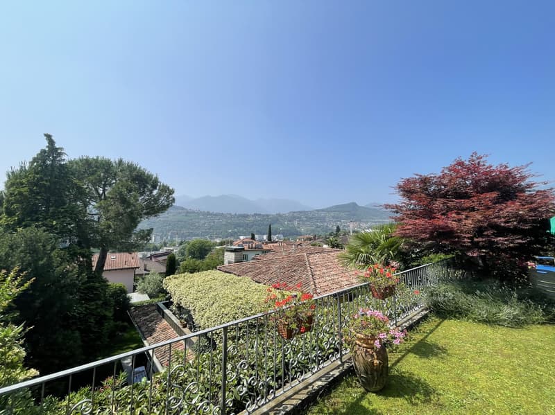 SPACIOUS HOUSE 5.5 IN A UNIQUE LOCATION IN PREGASSONA ALTA (6)