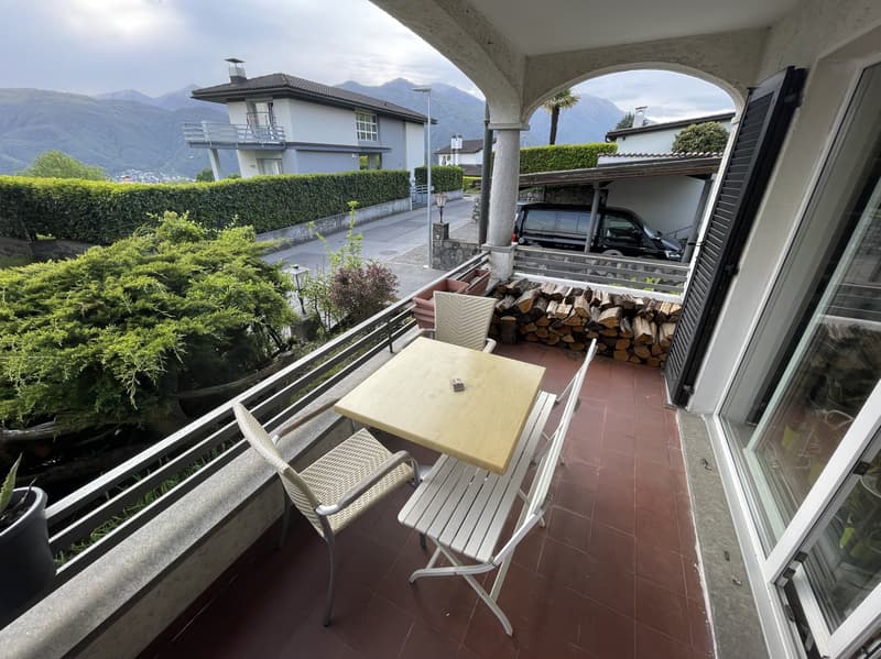 Appartement 4.5 intéressant avec piscine à Comano (13)