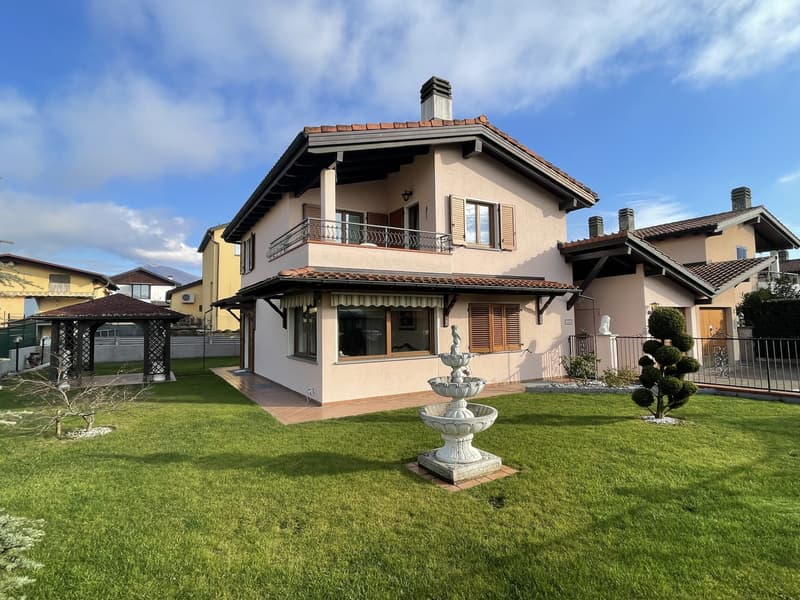 Wunderschönes Einfamilienhaus 4.5 mit gepflegtem Garten (9)