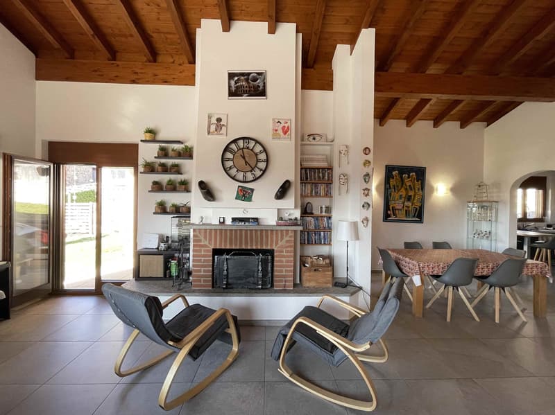 Beautiful and spacious detached house 5.5, surrounded by greenery (6)
