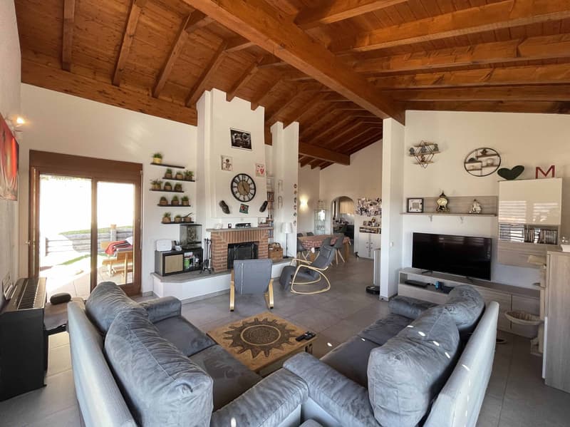 Beautiful and spacious detached house 5.5, surrounded by greenery (8)
