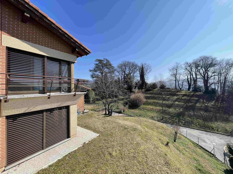 Beautiful and spacious detached house 5.5, surrounded by greenery (3)